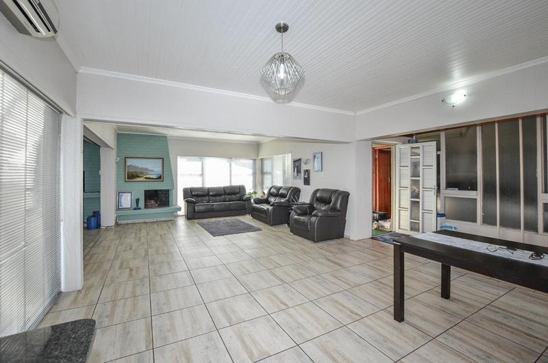 5 Bedroom Property for Sale in Parow North Western Cape